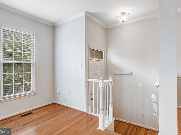 3rd image of 20913 Sandstone Sq