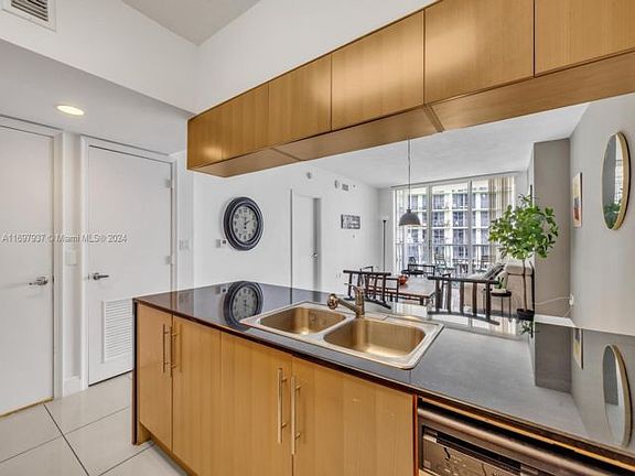 4th image of 1750 N Bayshore Dr APT 3203