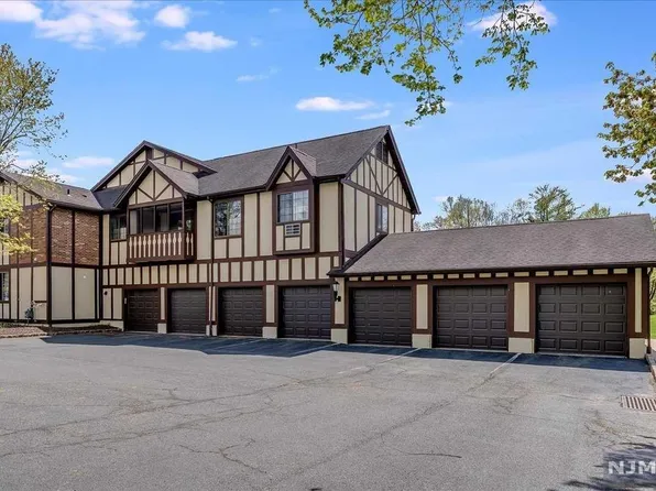 3 Avon Ct, Chatham, NJ 07928