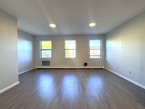 5th image of 295 Palmetto St Floor 2