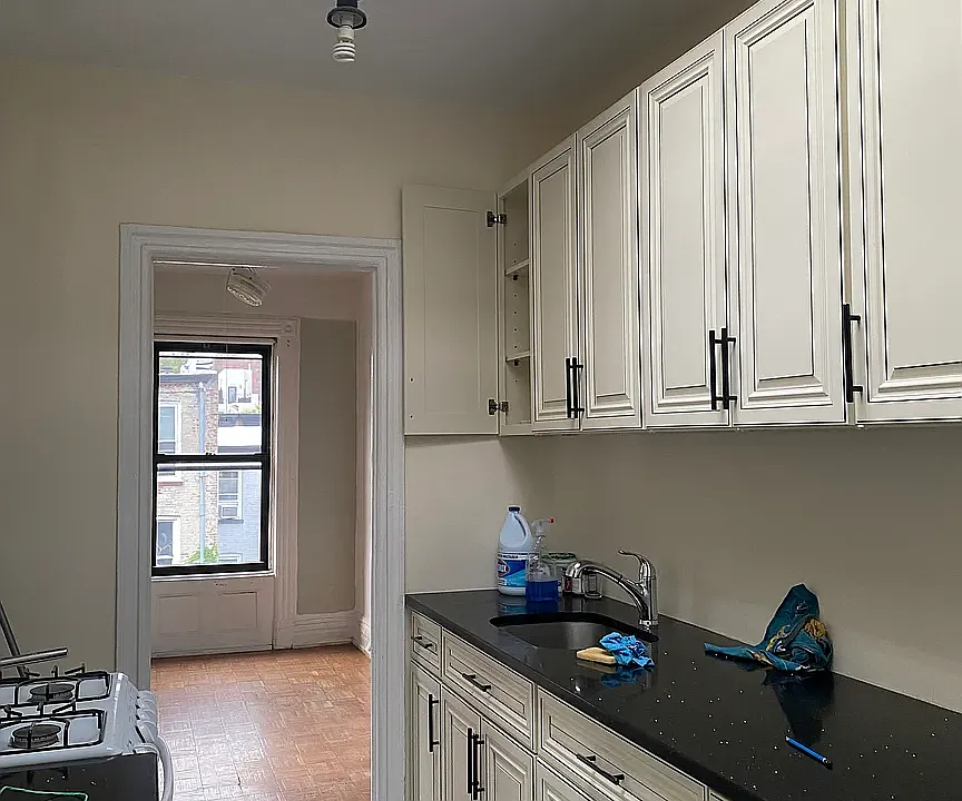197 Van Buren St #3