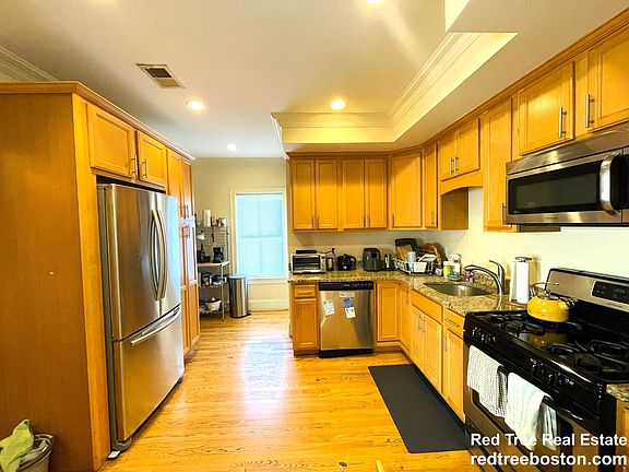 2nd image of 27 Lothrop St