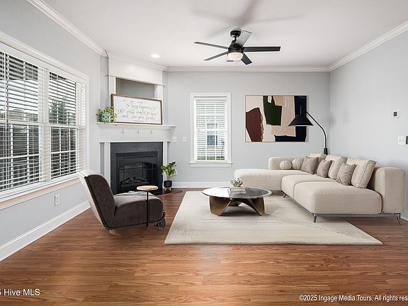 5th image of 2041 Cambria Drive #B