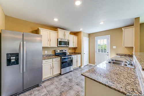 2915 Lavender Mdw Photo 1