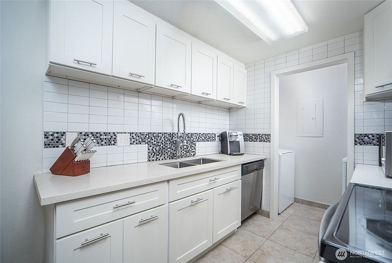 5th image of 16817 Larch Way #D206