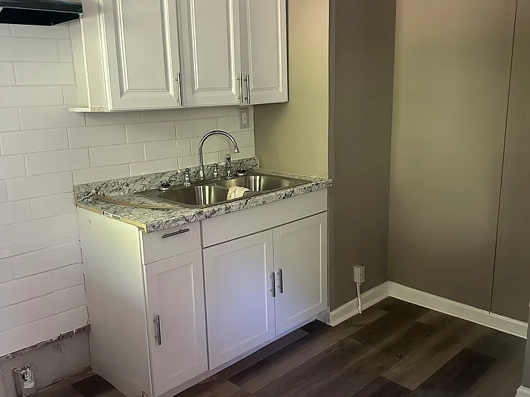 2324 Ballard Pl — Photo 7