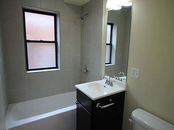 3rd image of 4751 N Troy St APT 1E