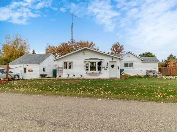 623 E 3rd Ave, Elnora, AB T0M 0V0
