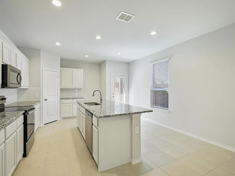 3225 Sedge Grass Dr — Photo 9