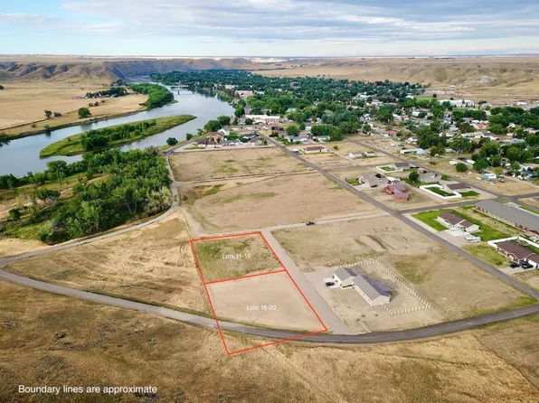 16 20th St, Fort Benton, MT 59442