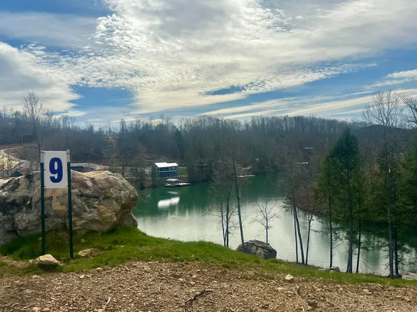 9 Sleepy Hollow Rd, East Bernstadt, KY 40729