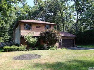 3 Pimlico Ct, Commack, NY 11725