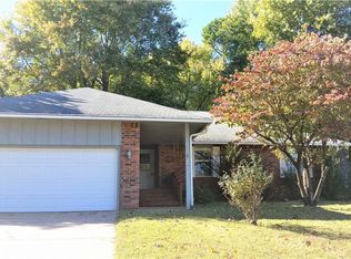 1857 N Choctaw Ct, Fayetteville, AR 72701