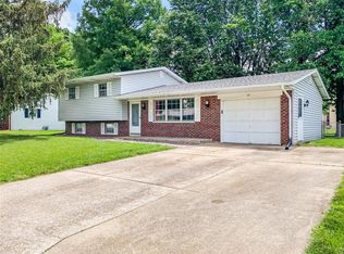 22 Chateau Dr, Fairview Heights, IL 62208