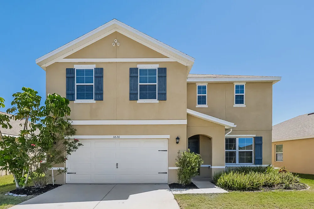 4 bed, 2.5 bath, 2432 sqft, $2,390 — Photo 1