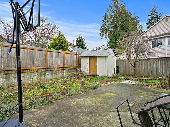 3rd image of 20421 24th Ave W
