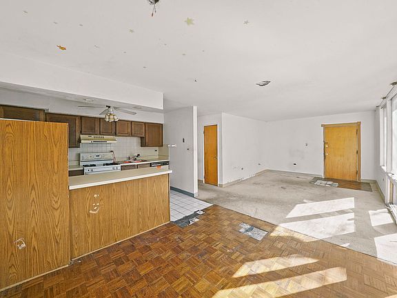 5th image of 1040 Ontario St APT 2H