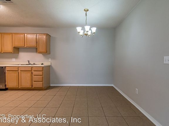5th image of 5909 Samantha St #B