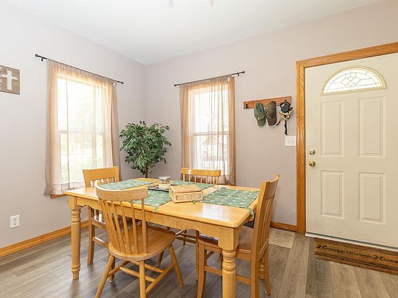 5th image of 205 Raymond Street