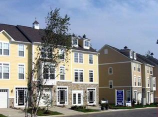 213 Monroe Point Dr, Colonial Beach, VA 22443