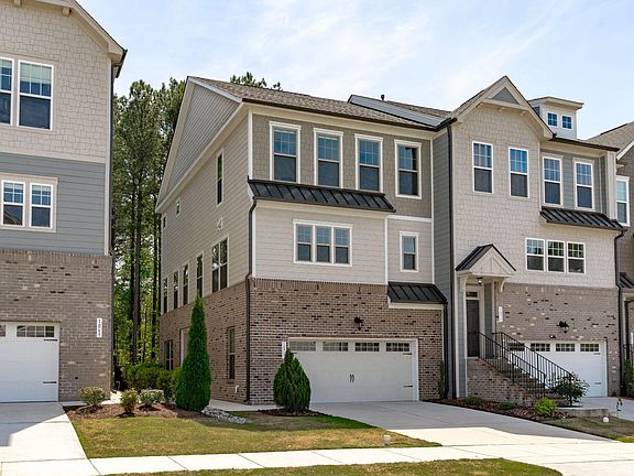 3rd image of 1073 Lathrop Ln