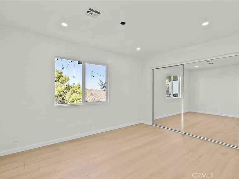 1138 Lakeview Dr — Photo 31