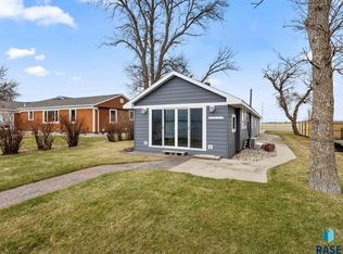 212 S Lake Dr, Watertown, SD 57201