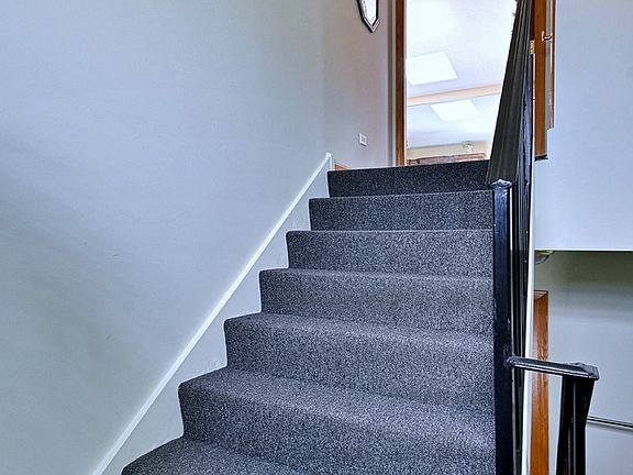 4th image of 2511 N 74th Ave #3