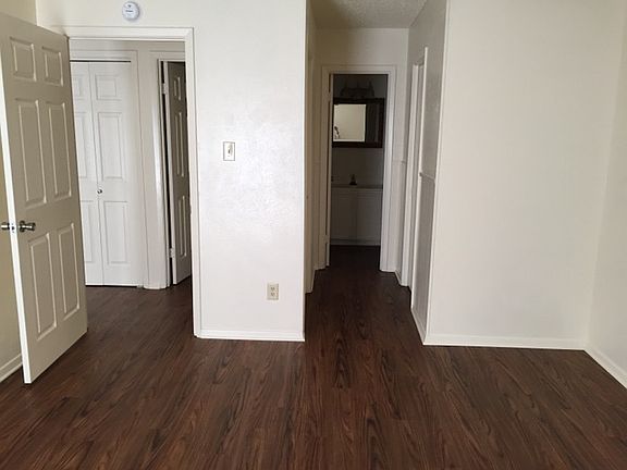 3rd image of 4711 Diaz Ave