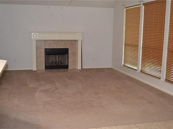 2nd image of 602 Juniper Dr