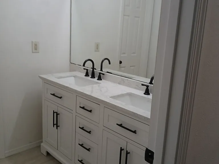 114 Ashlawn Ln — Photo 2