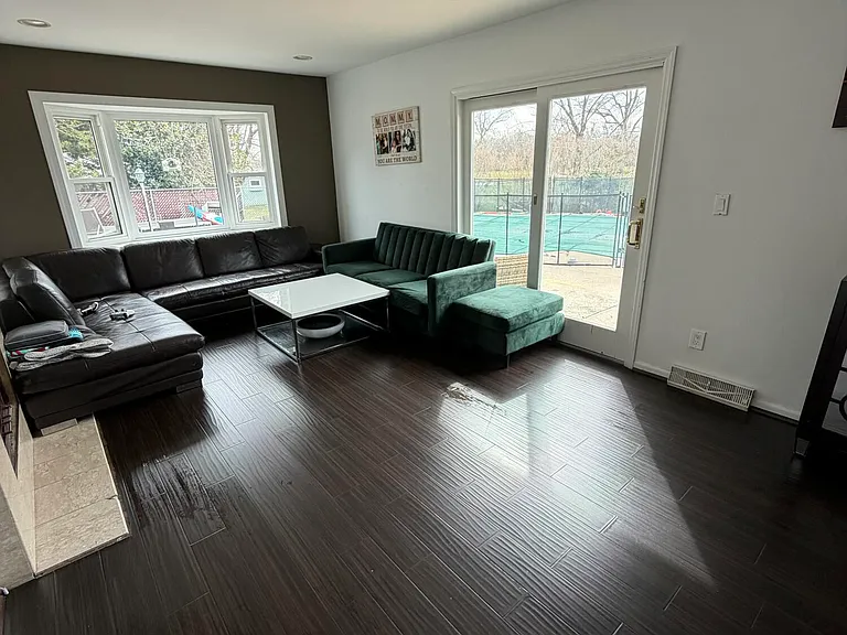 41 Dwight Dr — Photo 5