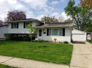 1306 E 18th St, Sterling, IL 61081