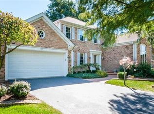 1927 Berkshire Pl, Wheaton, IL