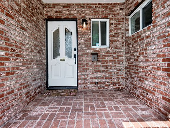4th image of 20540 Keswick St