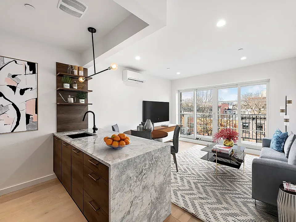444 Pulaski St #3F