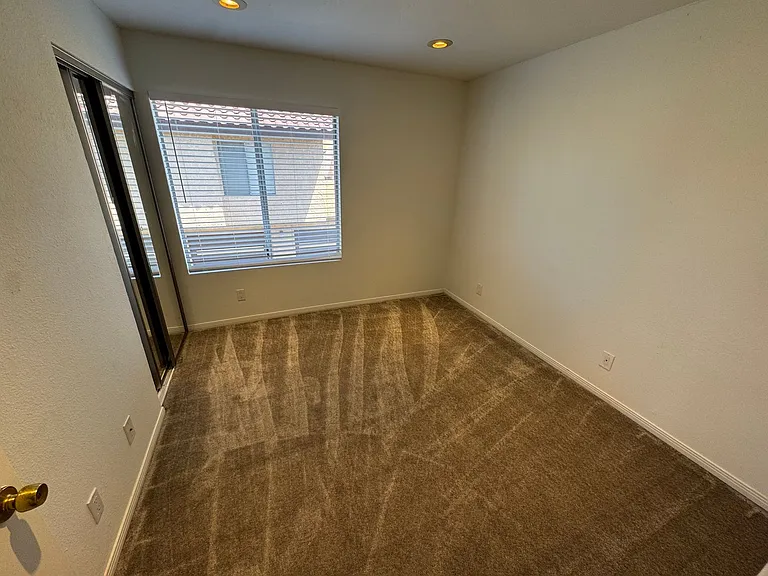 1380 E Washington Ave #38 — Photo 7