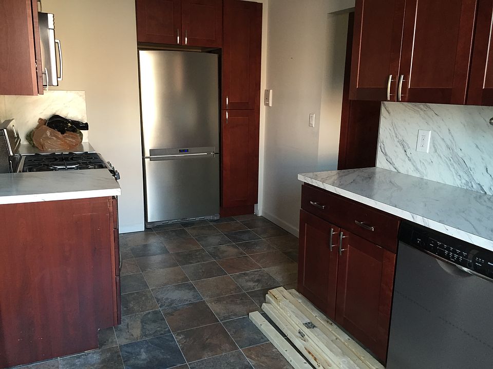 1st image of 720 Degraw St APT B3