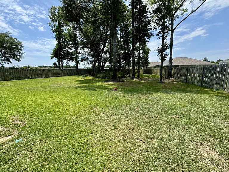 7569 Steeplechase Blvd — Photo 4