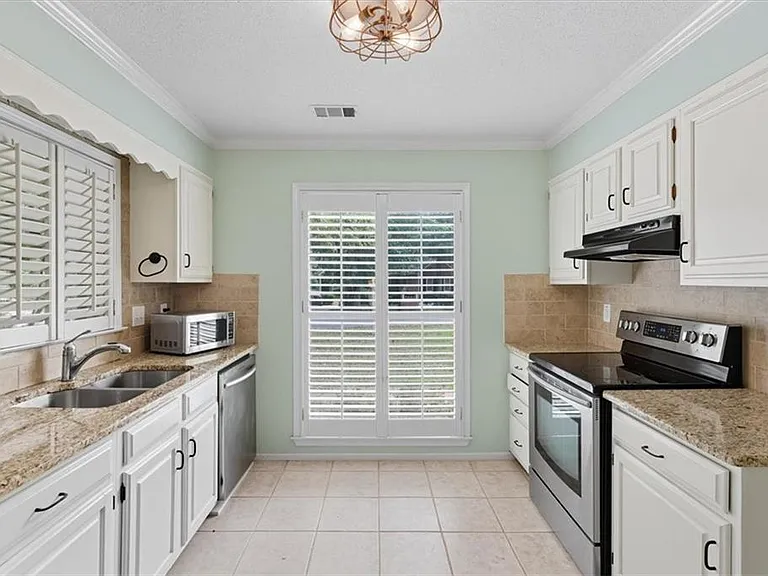 1211 Whitlock Ridge Dr SW — Photo 4