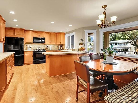 5th image of 21414 2nd Avenue SE