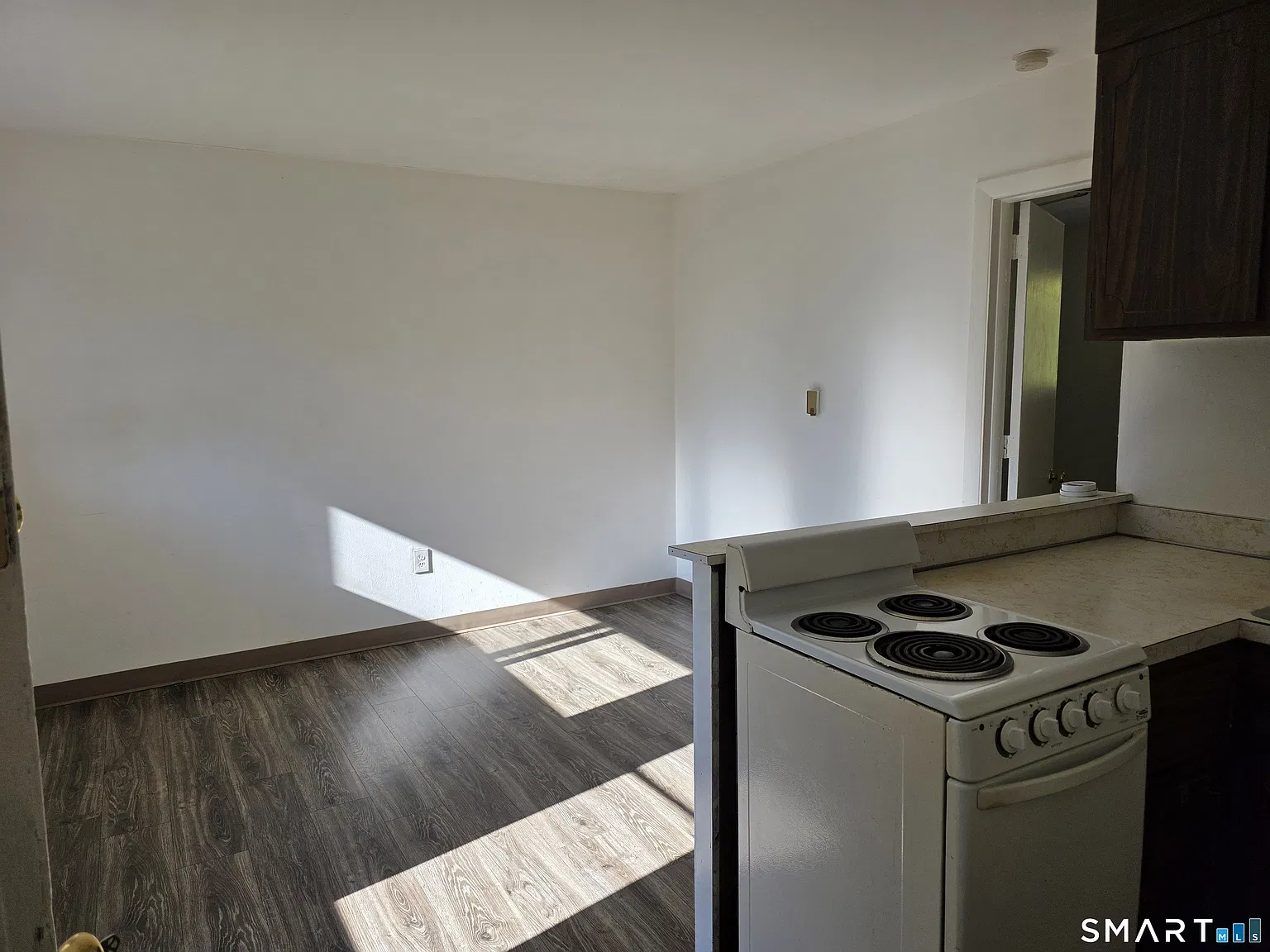 1 bed, 1.0 bath, 400 sqft, $1,095 — Photo 2