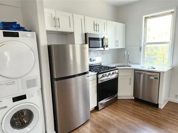 37-17 Greenpoint Avenue image 1 of 7