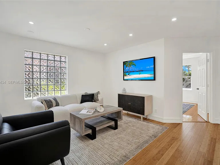 1251 Hayes St — Photo 18
