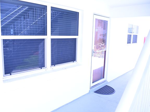 2nd image of 1111 Hill St APT L9