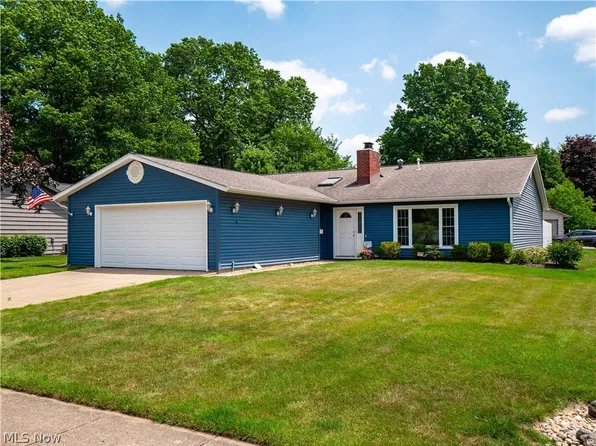 557 Crossbrook Dr, Berea, OH 44017