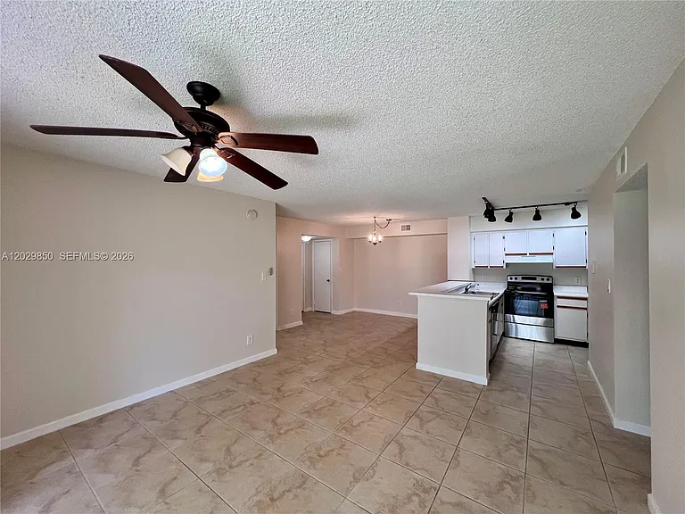 640 S Park Rd #144 — Photo 3