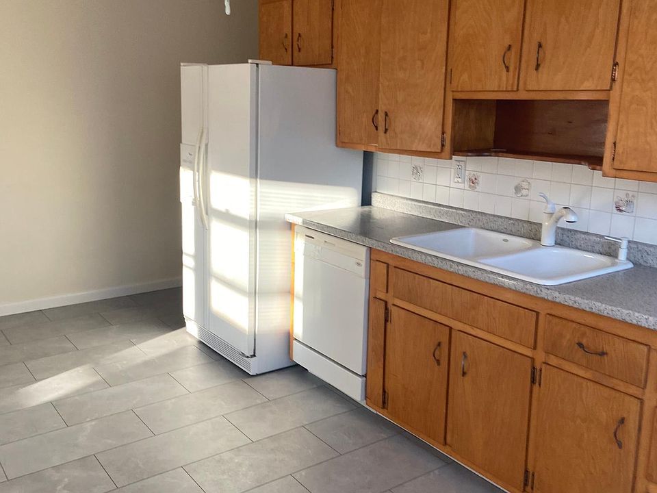 1st image of 12 Hyatt Ave #1A