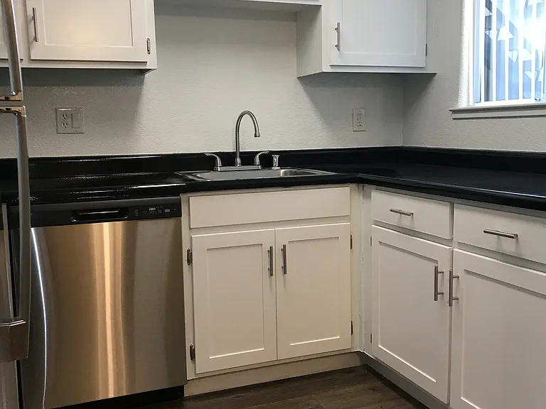 Regency Square Apartments — Photo 38