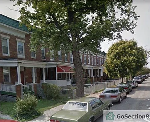 4 bed, $2,400 — Photo 1